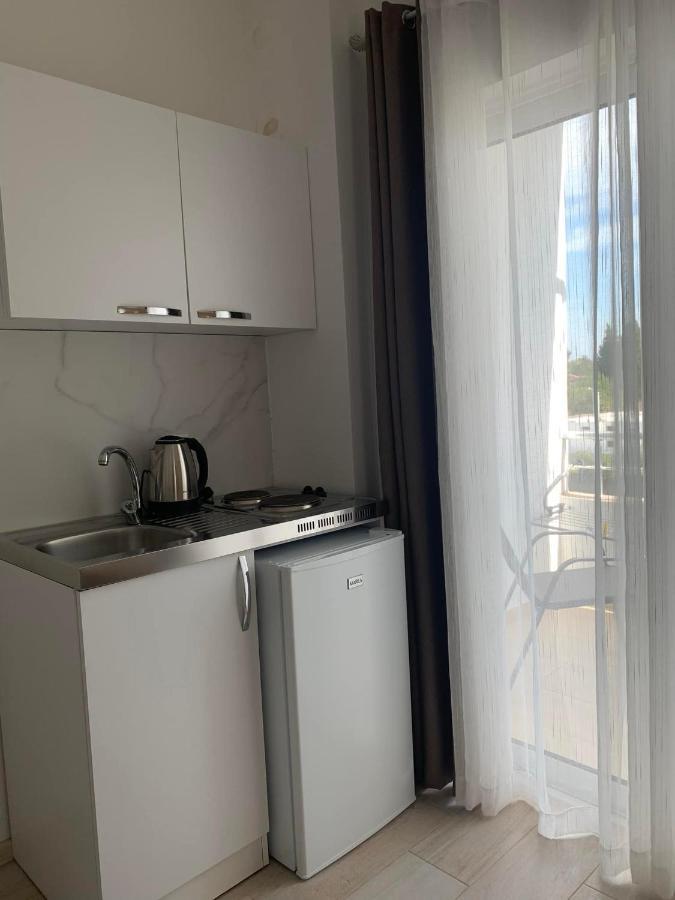 Apartmens Xhenis Lux Улцинь Экстерьер фото