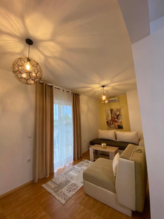 Apartmens Xhenis Lux Улцинь Экстерьер фото