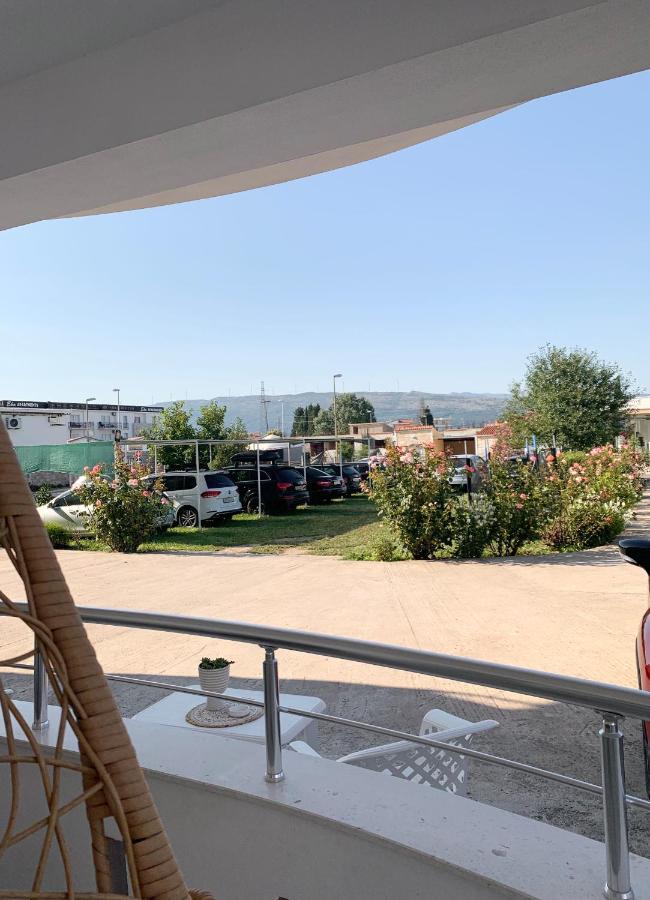 Apartmens Xhenis Lux Улцинь Экстерьер фото