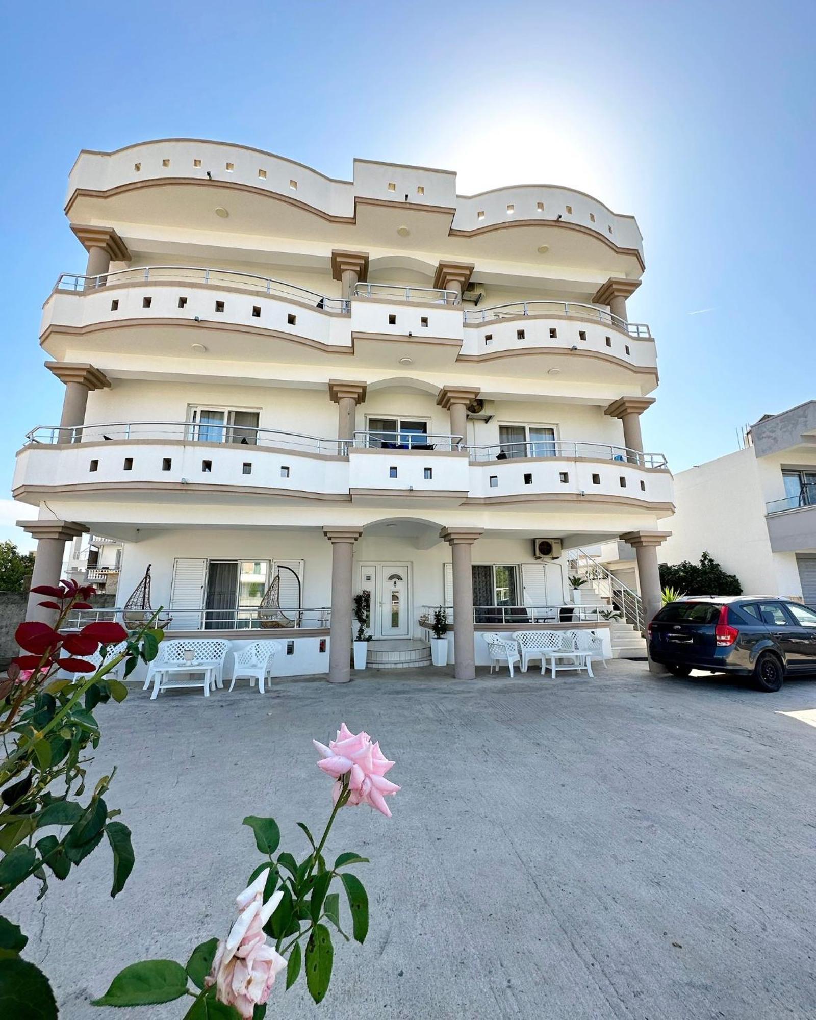 Apartmens Xhenis Lux Улцинь Экстерьер фото