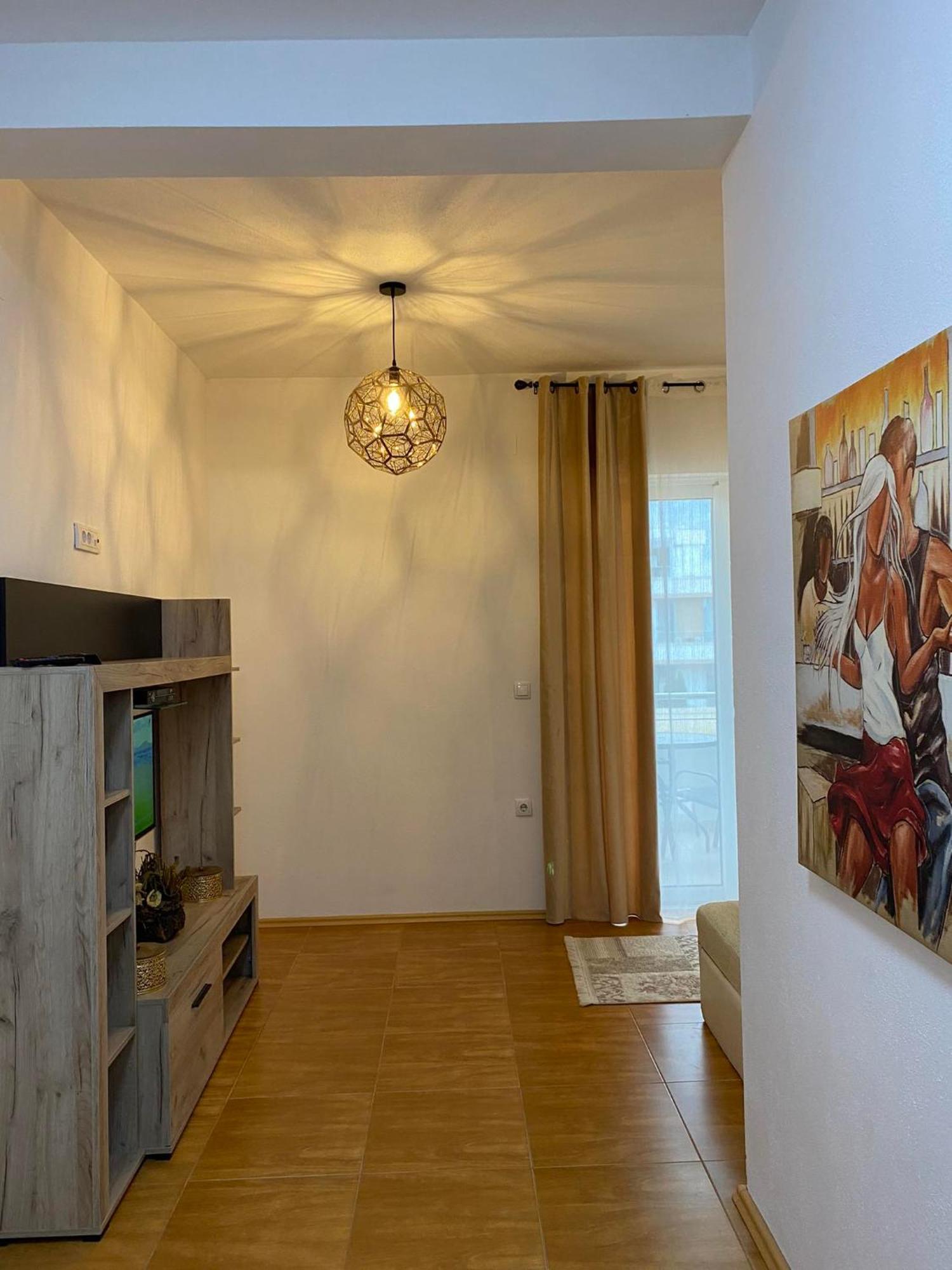 Apartmens Xhenis Lux Улцинь Экстерьер фото