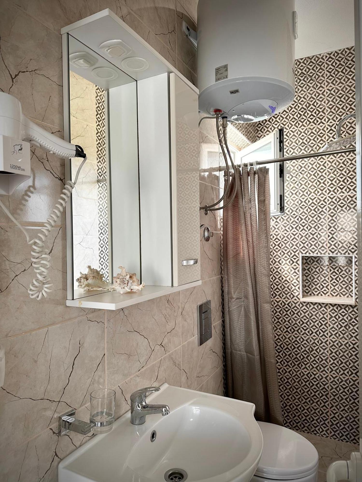 Apartmens Xhenis Lux Улцинь Экстерьер фото