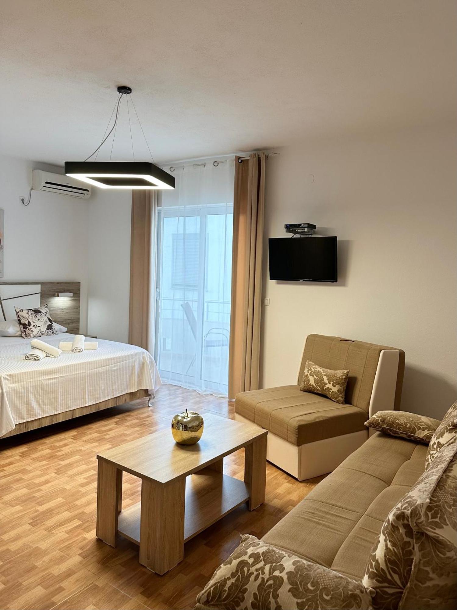 Apartmens Xhenis Lux Улцинь Экстерьер фото