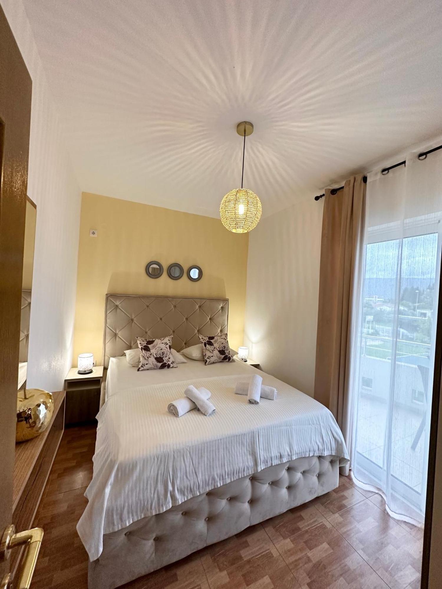 Apartmens Xhenis Lux Улцинь Экстерьер фото