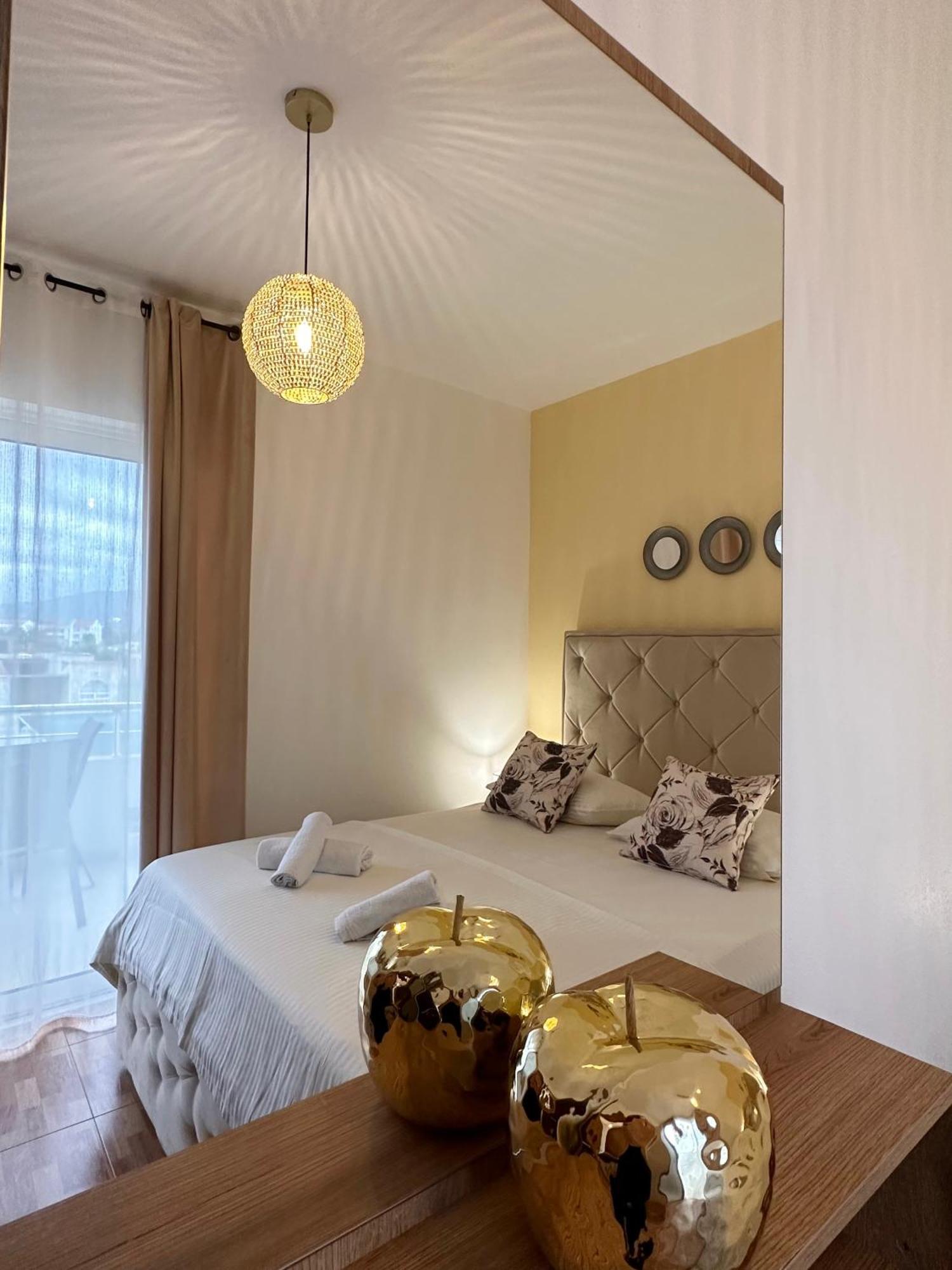 Apartmens Xhenis Lux Улцинь Экстерьер фото