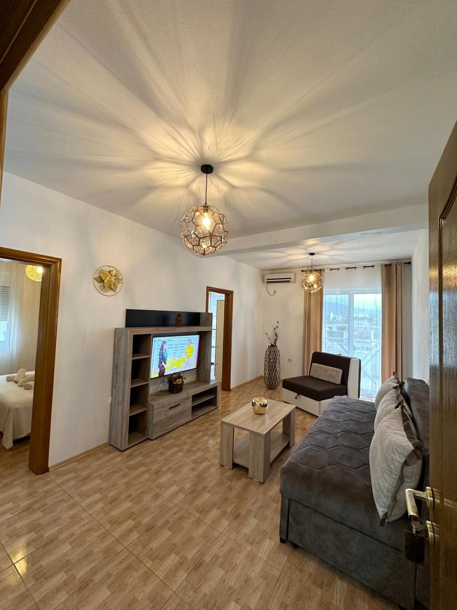 Apartmens Xhenis Lux Улцинь Экстерьер фото