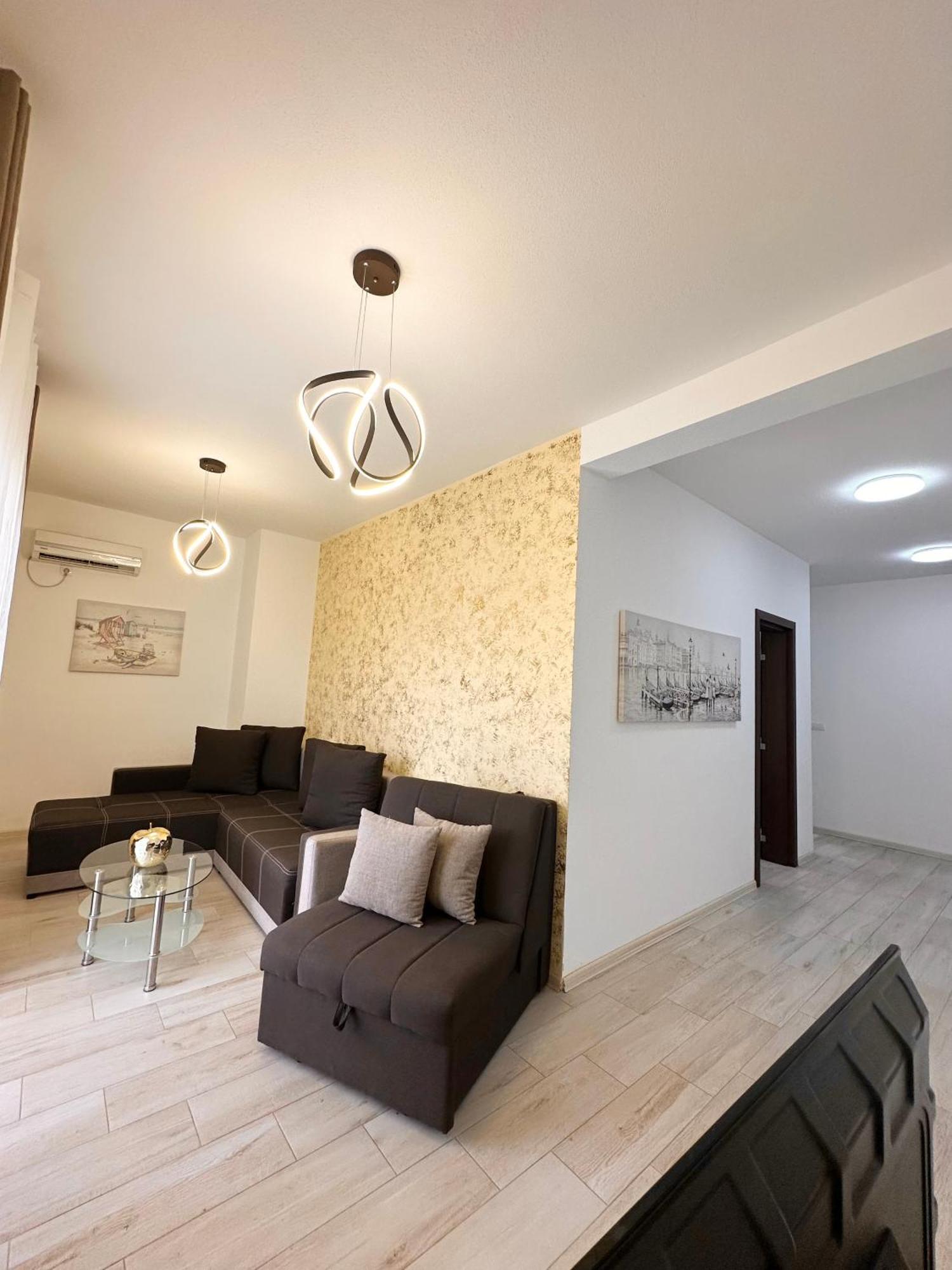 Apartmens Xhenis Lux Улцинь Экстерьер фото