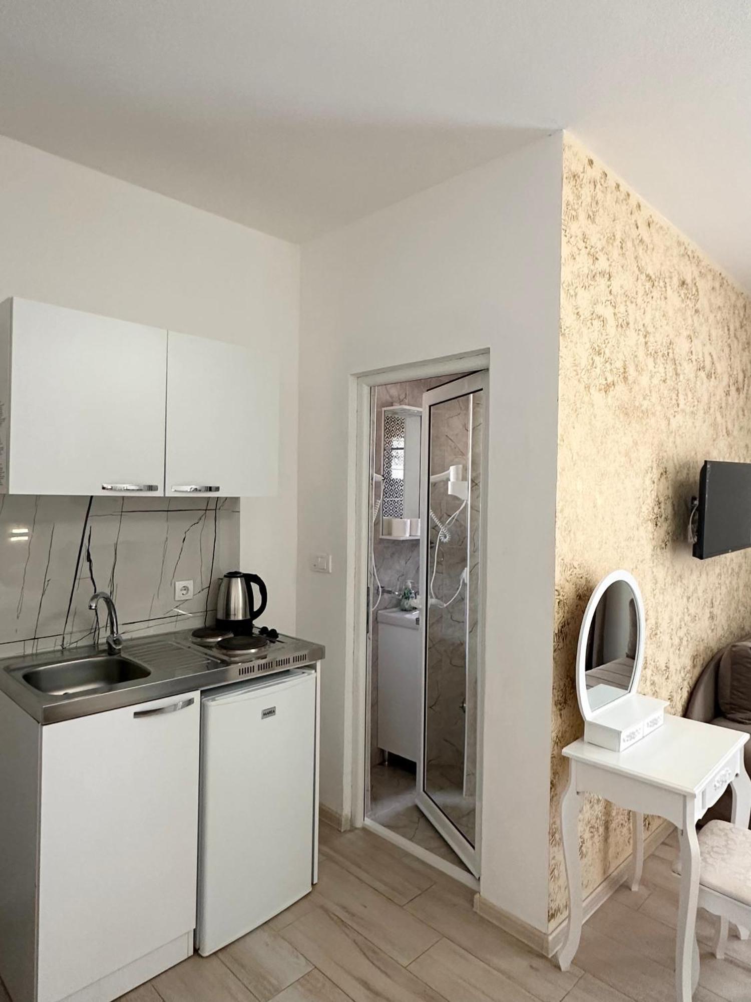 Apartmens Xhenis Lux Улцинь Экстерьер фото