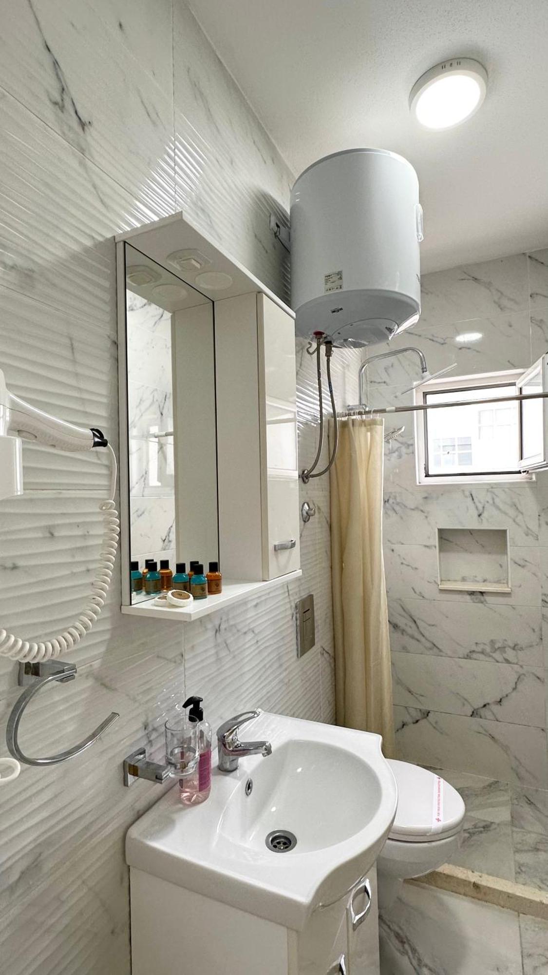 Apartmens Xhenis Lux Улцинь Экстерьер фото