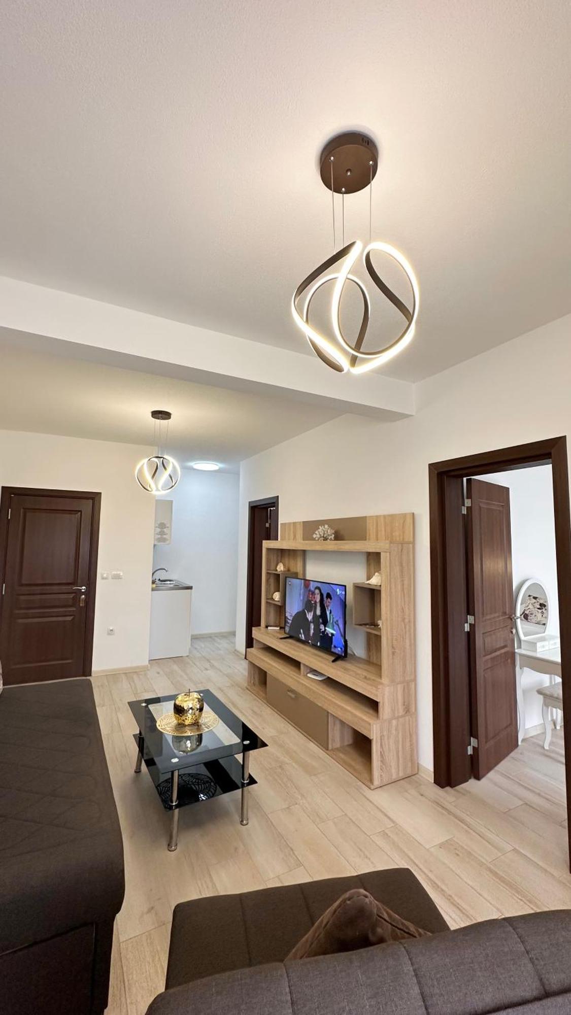 Apartmens Xhenis Lux Улцинь Экстерьер фото