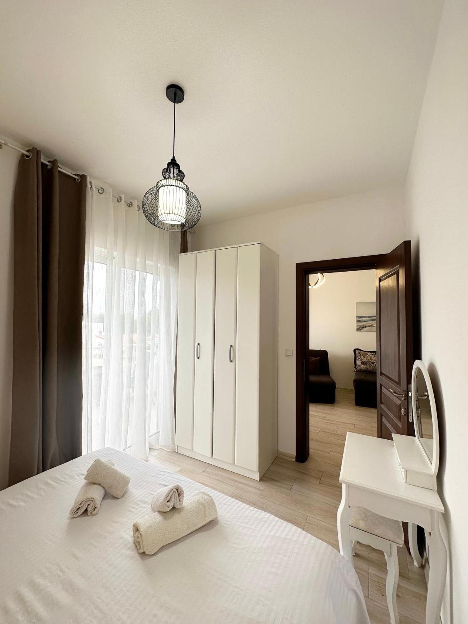 Apartmens Xhenis Lux Улцинь Экстерьер фото
