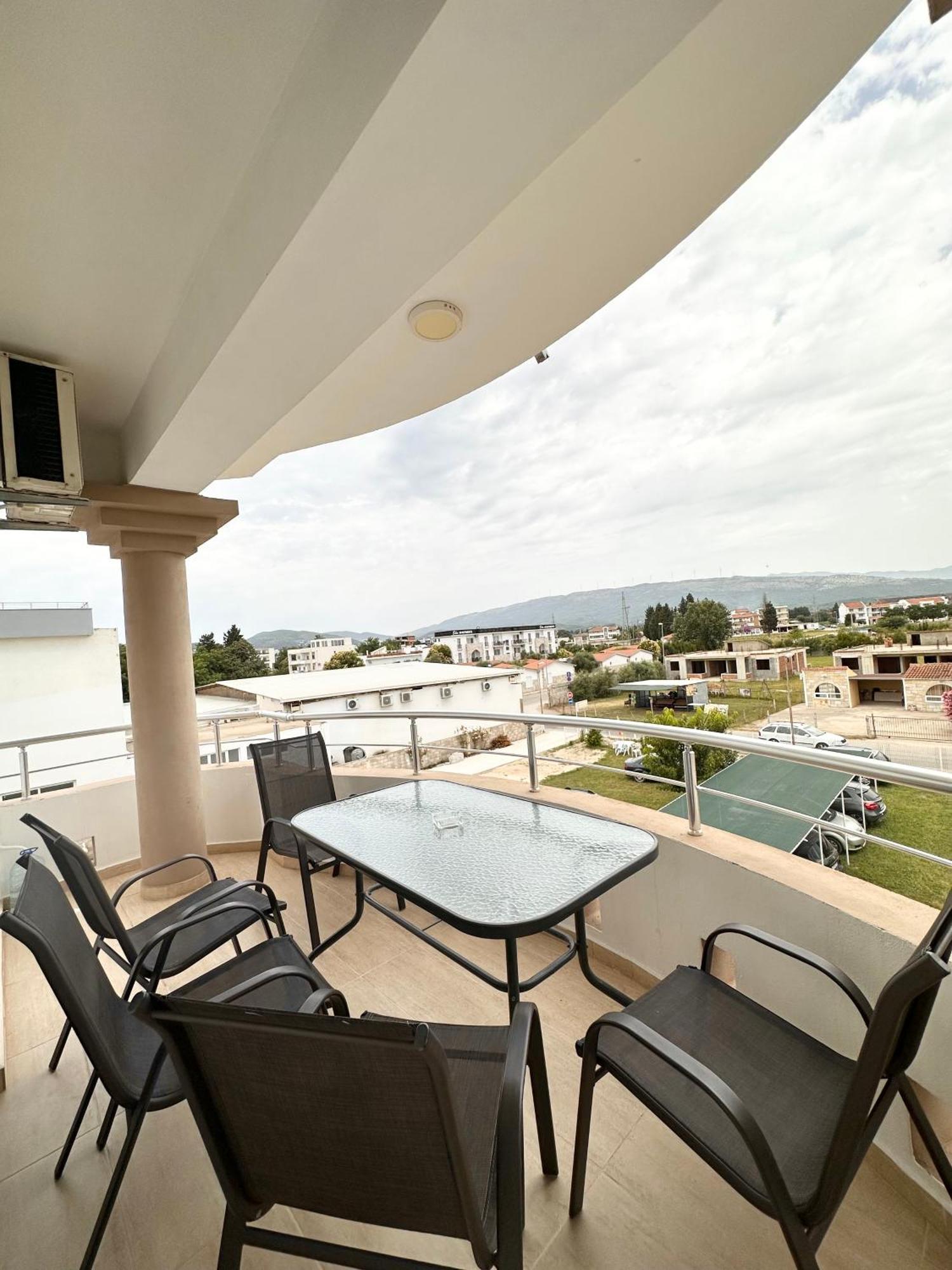 Apartmens Xhenis Lux Улцинь Экстерьер фото